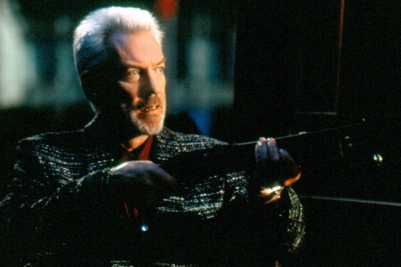 Der Killer Garrett (Donald Sutherland) will sich an seinem ehemaligen Boss rächen. – Bild: ARD Degeto