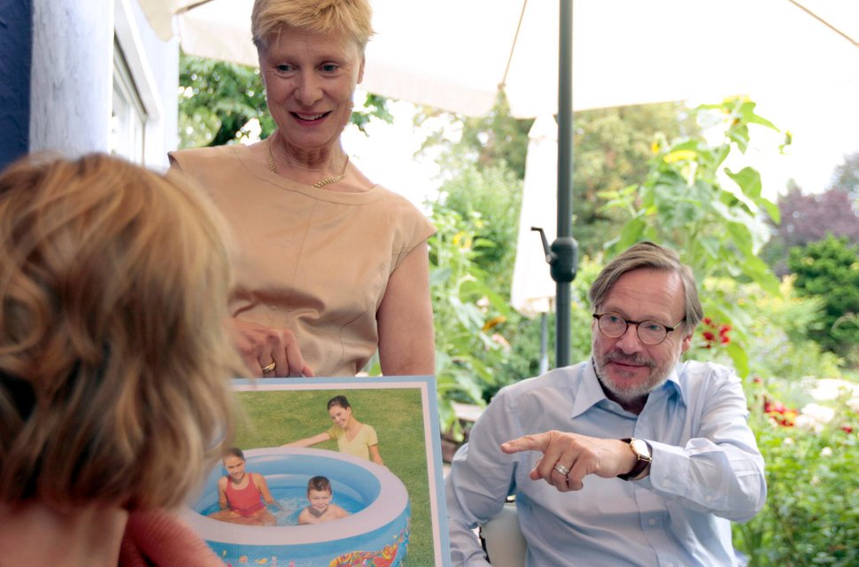 Brigitte (Ulrike Willenbacher) und Hartmut (Michael Wittenborn). – Bild: BR/lüthje schneider hörl Film Brigitte (Ulrike Willenbacher) und Hartmut (Michael Wittenborn). – Bild: BR/lüthje schneider hörl Film