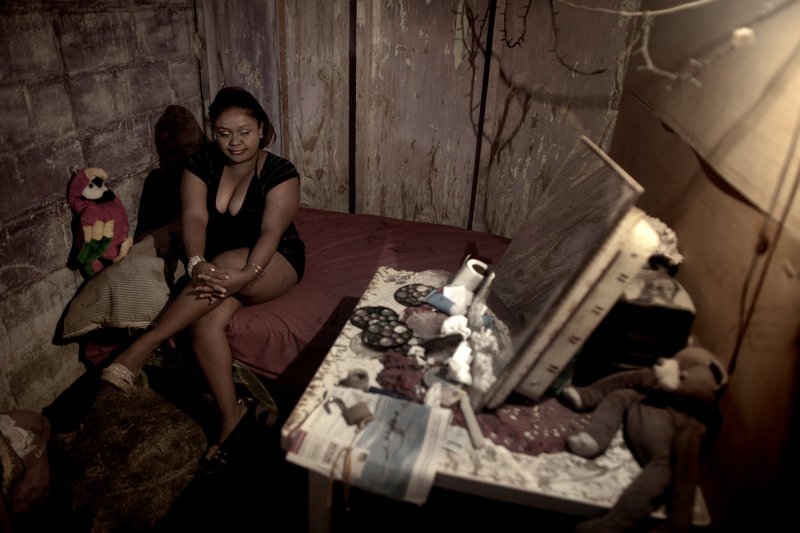 La Zona, Reynosa. In vielen mexikanischen Zentren ist die legale Prostitution in so genannten „zonas de tolerancia“ (Toleranzzonen) zusammengefasst, so auch in der 900.000-Einwohner-Stadt Reynosa nahe an der Grenze zu Texas. Die Einfahrt zur Zona ist mit Schranken gesichert und wird ständig von der Polizei überwacht, die Kundschaft ist international. – Bild: ORF