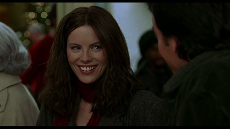 Nach ihrer Zufallsbegegnung verbringen Sara (Kate Beckinsale) und Jonathan (John Cusack - r. von hinten) den ganzen Tag miteinander. Sie verstehen sich prächtig. – Bild: ZDF und David Lee Nach ihrer Zufallsbegegnung verbringen Sara (Kate Beckinsale) und Jonathan (John Cusack - r. von hinten) den ganzen Tag miteinander. Sie verstehen sich prächtig. – Bild: ZDF und David Lee