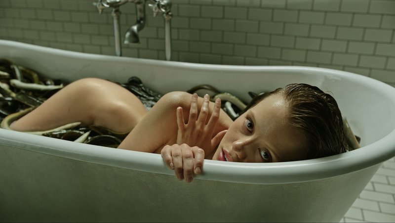 Hannah (Mia Goth) – Bild: S1 Hannah (Mia Goth) – Bild: S1