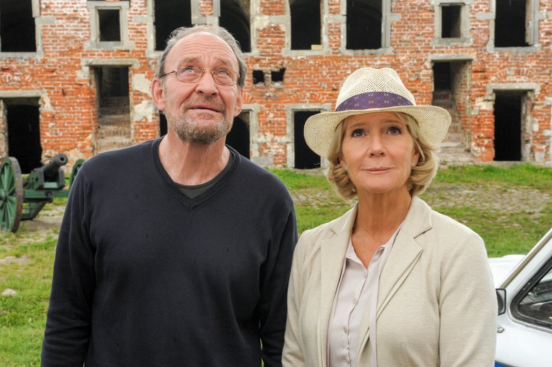 Michael Mendl (Jakob Frankl), Christiane Hörbiger (Maria Niemann). – Bild: ORF/Mona Film/Oliver Roth Michael Mendl (Jakob Frankl), Christiane Hörbiger (Maria Niemann). – Bild: ORF/Mona Film/Oliver Roth