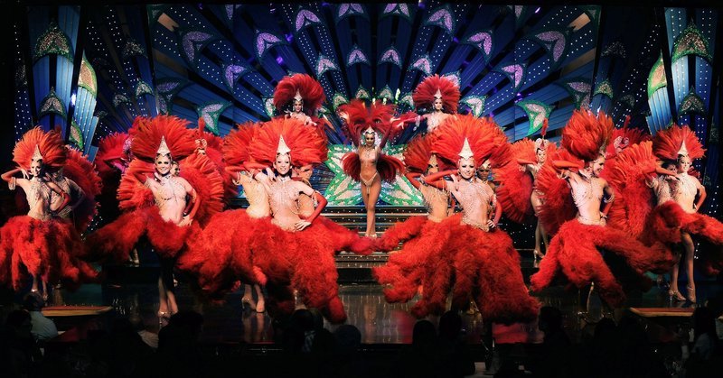 Die große Show – die Revuetänzerinnen vom Moulin Rouge. – Bild: ZDF und WDR/​Sandie Bertrand