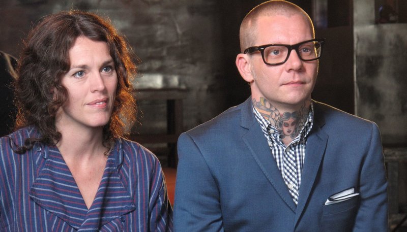 MDR Fernsehen SAN FRANCISCO – FLOWER UND POWER, am Mittwoch (01.07.15) um 23:35 Uhr.
Brigid Dawson und Petey Dammit von „Thee Oh Sees“, eine der bekanntesten Independent-Bands aus San Francisco, die mit ihrem Mix aus Punk- und Psychedelic-Rock die vielfältige Clubsszene der Stadt aufmischen. – Bild: MDR/WDR/a&o buero MDR Fernsehen SAN FRANCISCO – FLOWER UND POWER, am Mittwoch (01.07.15) um 23:35 Uhr.
Brigid Dawson und Petey Dammit von „Thee Oh Sees“, eine der bekanntesten Independent-Bands aus San Francisco, die mit ihrem Mix aus Punk- und Psychedelic-Rock die vielfältige Clubsszene der Stadt aufmischen. – Bild: MDR/WDR/a&o buero