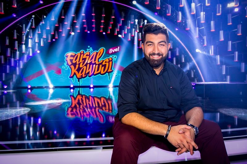 Jetzt gibt’s 1,90 Meter geballte Comedy! RTL präsentiert das Soloprogramm ,,Glaub nicht alles, was du denkst“ von Faisal Kawusi, dem sympathischen Afghanen von nebenan. – Bild: MG RTL D / Guido Schröder Jetzt gibt’s 1,90 Meter geballte Comedy! RTL präsentiert das Soloprogramm ,,Glaub nicht alles, was du denkst“ von Faisal Kawusi, dem sympathischen Afghanen von nebenan. – Bild: MG RTL D / Guido Schröder