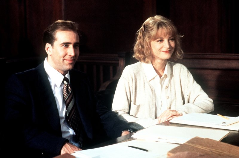 Noch lachen Charlie (Nicolas Cage, l.) und Yvonne (Bridget Fonda, r.), doch leider steht es im Prozess gegen Charlies Ex-Frau nicht gut für die beiden ... – Bild: KIRCH MEDIA GMBH & CO. KG AA Noch lachen Charlie (Nicolas Cage, l.) und Yvonne (Bridget Fonda, r.), doch leider steht es im Prozess gegen Charlies Ex-Frau nicht gut für die beiden ... – Bild: KIRCH MEDIA GMBH & CO. KG AA