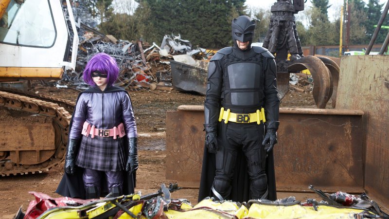 BU: Mindy „Hit-Girl“ Macready (Chloë Grace Moretz, li.) und Damon „Big Daddy“ Macredy (Nicolas Cage) – Bild: RTL Zwei