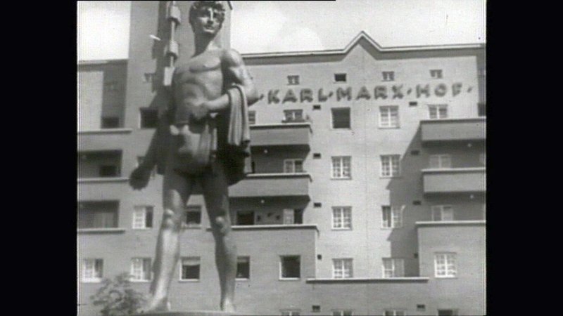 Im Bild: Karl-Marx-Hof 1930. – Bild: ORF /​ Pammer Film