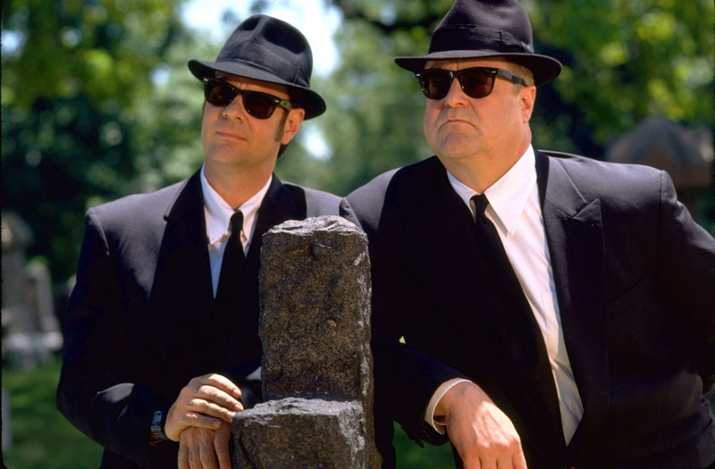Elwood Blues (Dan Aykroyd, li.) und Mighty Mack McTeer (John Goodman) – Bild: RTL II Elwood Blues (Dan Aykroyd, li.) und Mighty Mack McTeer (John Goodman) – Bild: RTL II