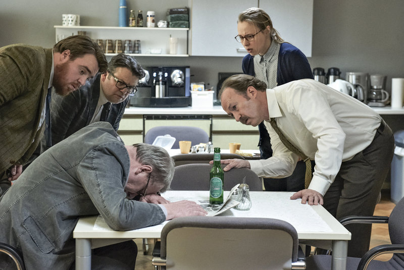 Eine Hand wäscht die andere – Bild: NDR/​Svenja von Schulzendorff