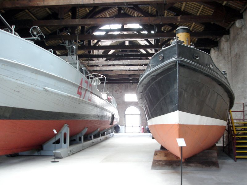 Venezianisches Schiffahrtsmuseum (Arsenal Museo Navale), innen, die Großschiffe. – Bild: ORF