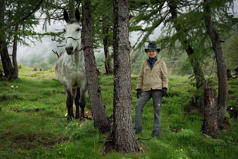 Dahinden im Goldrausch
Sabine Dahinden zieht mit Maultieren über den Simplonpass, wie es die Säumer vor Jahrhunderten machten. Die Grenze zu Italien ist nahe.
2020
SRF/​Brian Gottschalk – Bild: SRF1