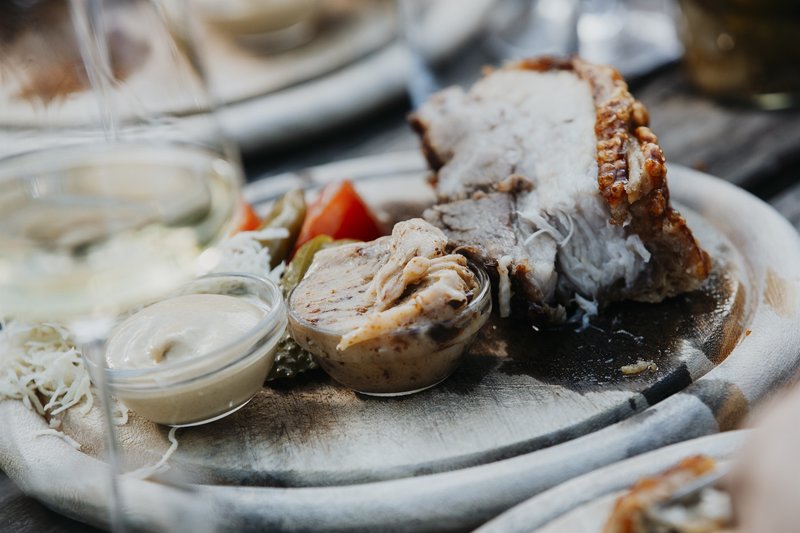 Auf heißen Kohlen – Bild: Servus TV