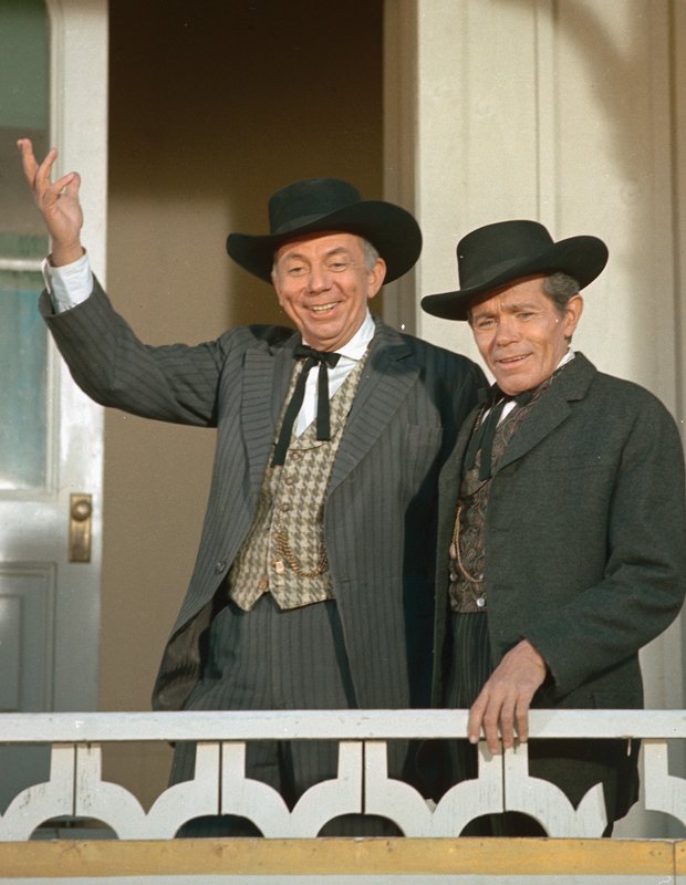 Auch ein Sheriff braucht mal Hilfe – Bild: RTL NITRO /​ © 1969 METRO-G