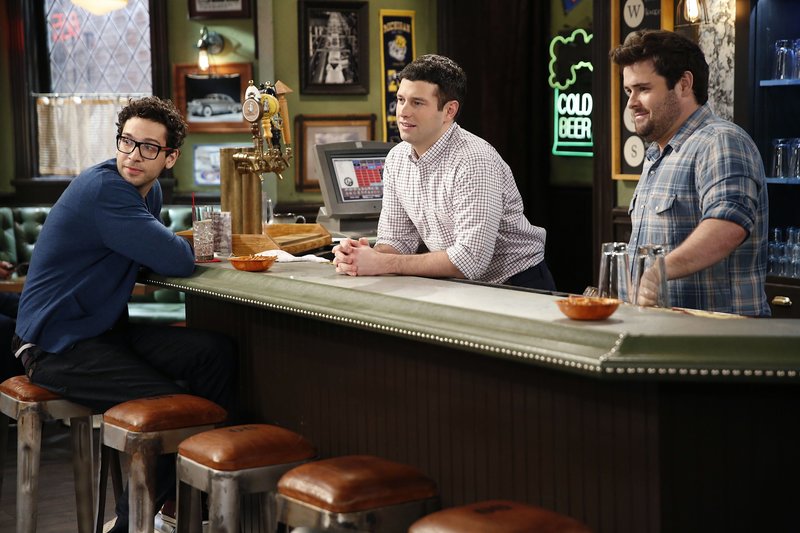 Undateable 2014 S02e05 Ein Pfarrer Kommt In Eine Bar A Priest