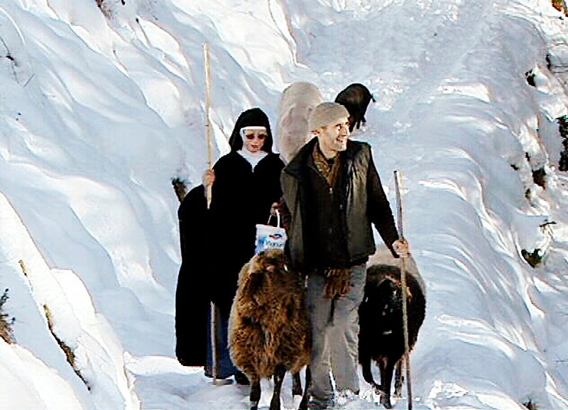 Gemeinschaft Felsentor auf der Rigi: (Copyright SRF) – Bild: SF Gemeinschaft Felsentor auf der Rigi: (Copyright SRF) – Bild: SF