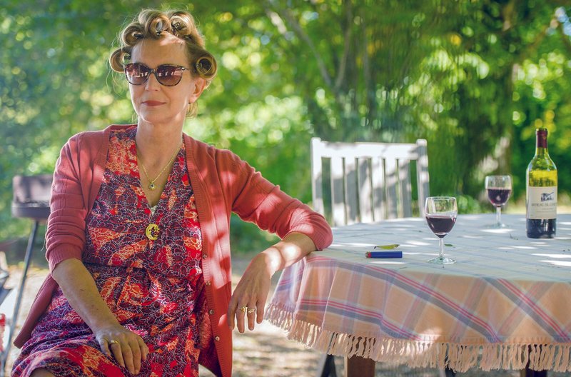 Ein unvergesslicher Sommer – Bild: Jérôme Prébois /​ Alis Großmutter Henriette (Christiane Millet) verbirgt ein Geheimnis …