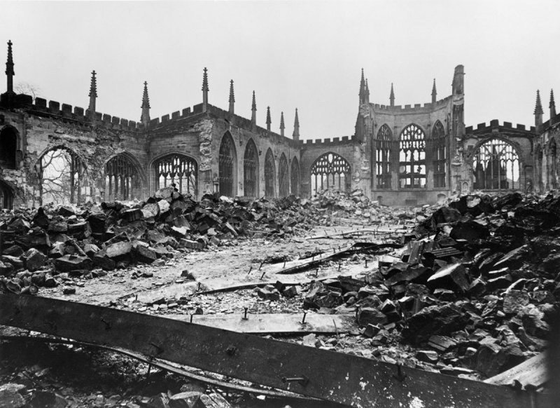 Ruine der alten Kathedrale – Bild: ZDF /​ © Coventry Cathedral