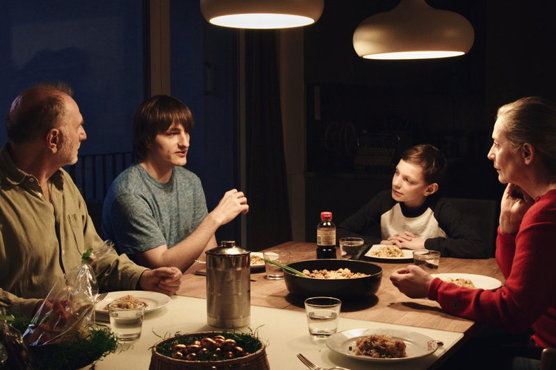 Wir Eltern – Bild: SRF1