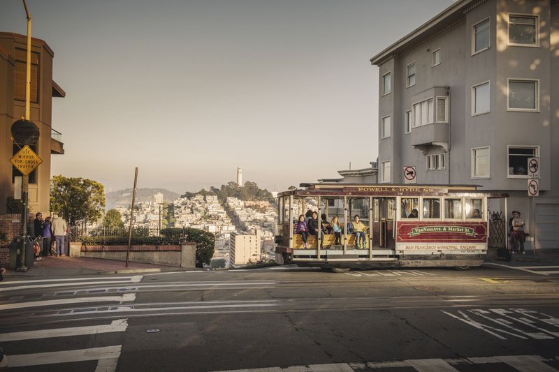 Stadtbahn der San Francisco Municipal Railway. – Bild: HR/​HR/​Visit California/​Myles McGuinness