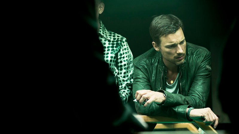 In Fabian Groys (Florian David Fitz) steckt auch eine Spielernatur. – Bild: WDR/​Martin Menke