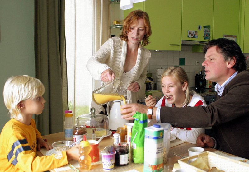 Schönes Wochenende – Bild: SWR/​SF DRS/​Klaus Rozsa