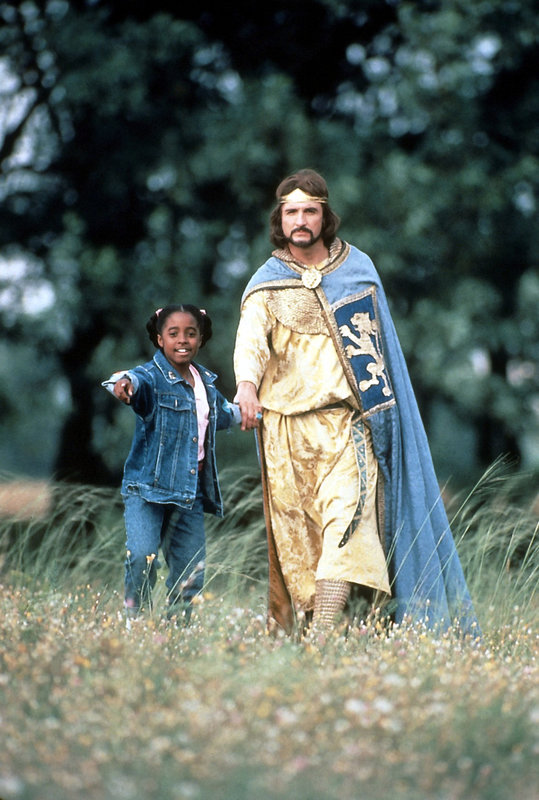 Zeitsprung in die Tafelrunde – Bild: ZDF/​Róbert Szabó