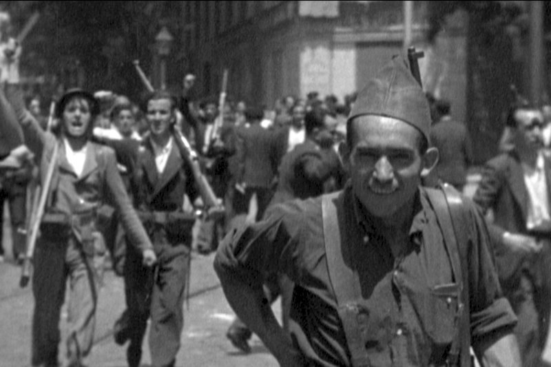 Rund 35.000 Freiwillige aus 50 Ländern zogen an der Seite der Spanier in die Schlacht: Fabrikarbeiter aus Paris, Hafenarbeiter aus New York, Bergarbeiter aus Polen, deutsche Antifaschisten, italienische Kommunisten, tschechische Aktivisten. – Bild: ARTE France /​ DR