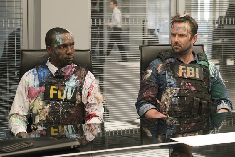 Edgar Reade (Rob Brown, l.); Kurt Weller (Sullivan Stapleton, r.) – Bild: 2018 NBCUniversal Media, LLC/​Barbara Nitke Lizenzbild frei