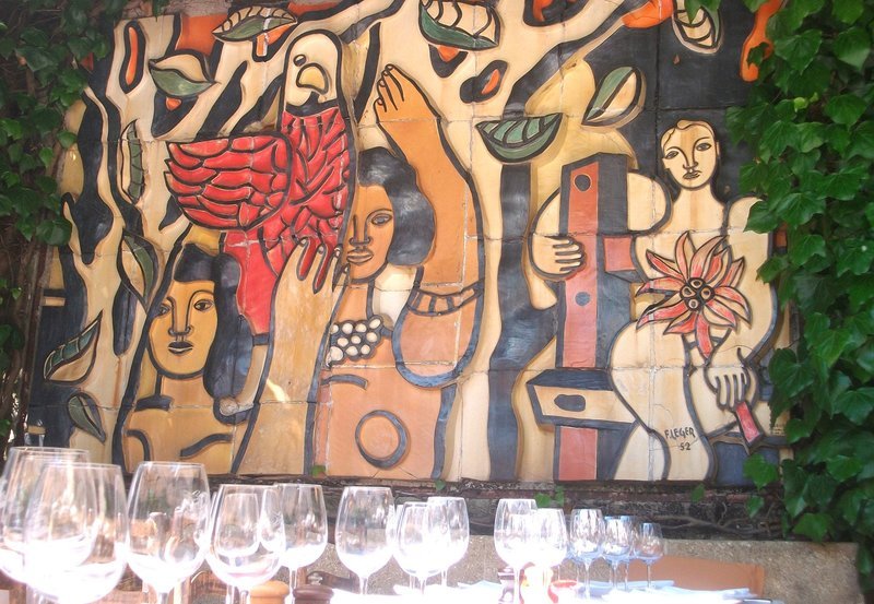 MDR Fernsehen FRANKREICHS BLAUE KÜSTE – AN DER COTE D’AZUR, am Samstag (10.03.12) um 12:55 Uhr.
Wahrzeichen des Gasthauses La Colombe d’or: Fresko von Fernand Léger. – Bild: MDR/SWR/Ulrike Becker MDR Fernsehen FRANKREICHS BLAUE KÜSTE – AN DER COTE D’AZUR, am Samstag (10.03.12) um 12:55 Uhr.
Wahrzeichen des Gasthauses La Colombe d’or: Fresko von Fernand Léger. – Bild: MDR/SWR/Ulrike Becker