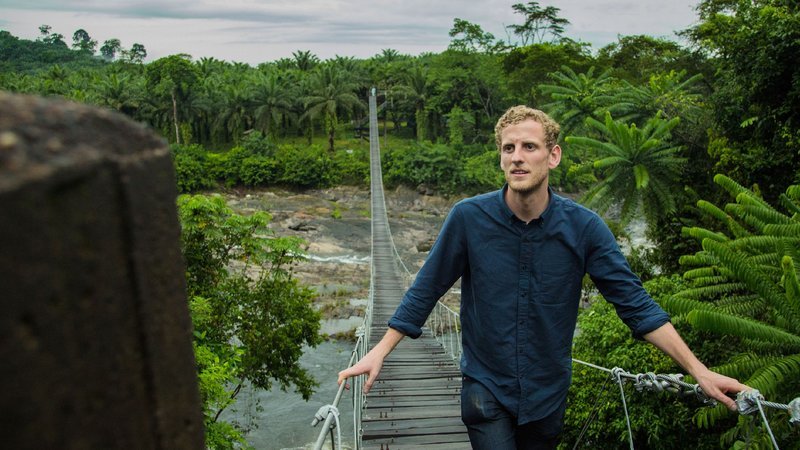 Michael Dorgan im Regenwald in Kamerun. – Bild: Geo Television /​ Go Forth