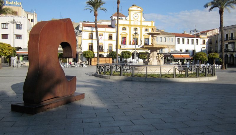 Blick auf das Rathaus in Mérida, der Hauptstadt der Autonomen Region Extremadura im Südwesten Spaniens. – Bild: HR/​Dagmar Hase