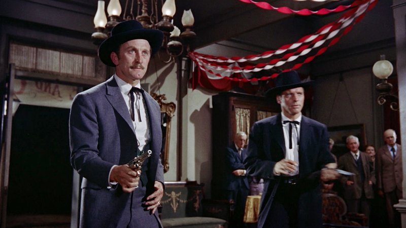 Dr. John „Doc“ Holliday (Kirk Douglas, l.), Wyatt Earp (Burt Lancaster) – Bild: MG RTL D /​ © Paramount Pic