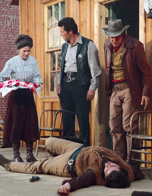 Auch ein Sheriff braucht mal Hilfe – Bild: RTL NITRO /​ © 1969 METRO-G