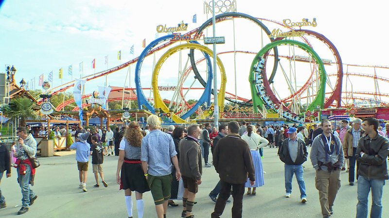 Und auch das ist das Oktoberfest: Karussells und Jahrmarktstimmung mit vielen Attraktionen. Doch wie sieht es bei den Schaustelllern hinter den Kulissen aus? – Bild: N24 Doku