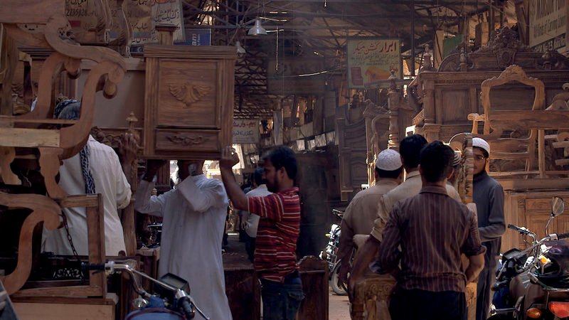 Auf dem Kunstmarkt in Karachi – Bild: MDR 