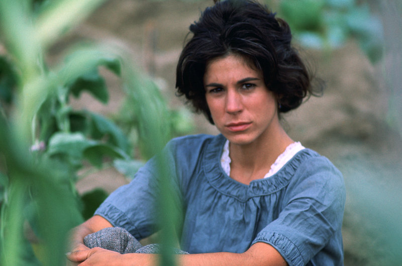 Die eigensinnige Rancherstochter Jane Braxton (Kathleen Lloyd) macht dem Pferdedieb Tom Logan eindeutige Avancen. An ihn will sie ihre Unschuld verlieren. – Bild: ZDF und Michael Butler Die eigensinnige Rancherstochter Jane Braxton (Kathleen Lloyd) macht dem Pferdedieb Tom Logan eindeutige Avancen. An ihn will sie ihre Unschuld verlieren. – Bild: ZDF und Michael Butler