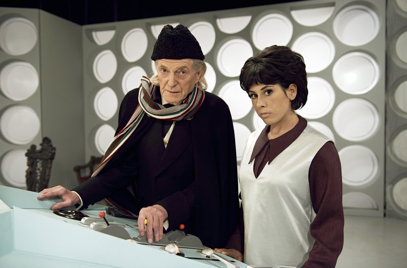 Der Doctor William Hartnell (David Bradlex) und Susan Foreman (Claudia Grant) – Bild: WDR/​BBC/​BBC WORLDWIDE