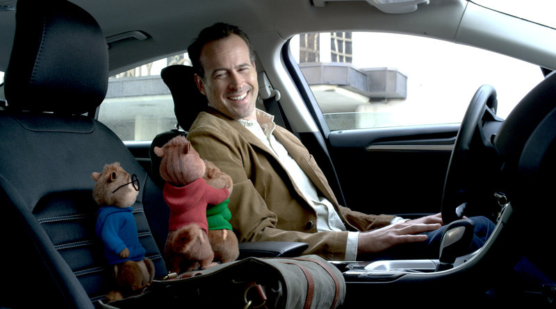Wird Dave seine neue Freundin wirklich nach so schneller Zeit heiraten? Die Chipmunks sind besorgt, dass Dave bald keine Zeit mehr für sie hat. – Bild: 2015 Twentieth Century Fox Film Corporation. All rights reserved. Alvin and the Chipmunks, the Chipettes and Characters TM & © 2015 Bagdasarian Productions, LLC. All rights reserved. Wird Dave seine neue Freundin wirklich nach so schneller Zeit heiraten? Die Chipmunks sind besorgt, dass Dave bald keine Zeit mehr für sie hat. – Bild: 2015 Twentieth Century Fox Film Corporation. All rights reserved. Alvin and the Chipmunks, the Chipettes and Characters TM & © 2015 Bagdasarian Productions, LLC. All rights reserved.