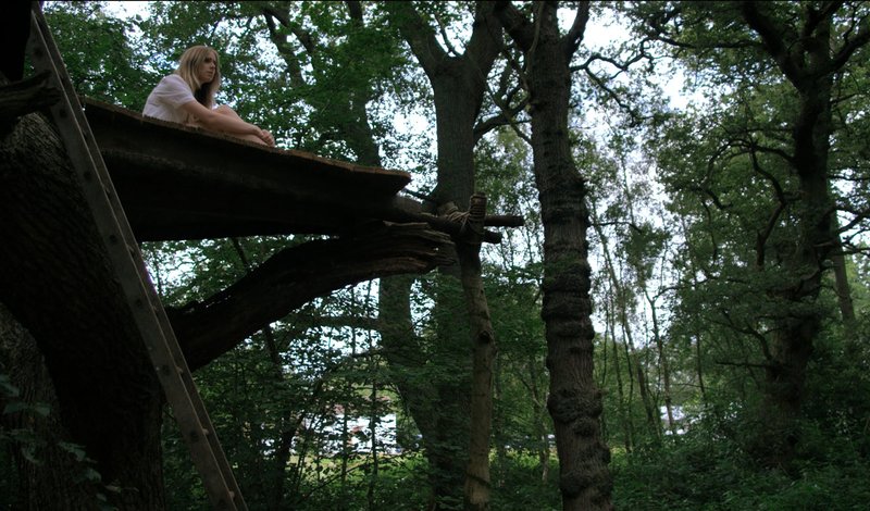 Awaiting - Das Haus am Wald – Bild: Smart Media GmbH