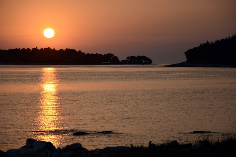 Sonnenuntergang in Kroatien. – Bild: ORF