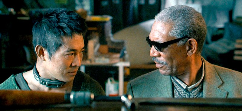 Zwischen Danny (Jet Li) und dem blinden Sam (Morgan Freeman) entwickelt sich eine ganz besondere Freundschaft.. – Bild: RTL Zwei