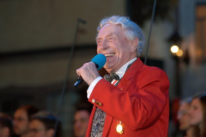 Ludwig Sebus ist der Grandseigneur im Kölner Karneval. Am 05. September 2020 feiert er seinen 95. Geburtstag. – Bild: WDR/Herby Sachs Ludwig Sebus ist der Grandseigneur im Kölner Karneval. Am 05. September 2020 feiert er seinen 95. Geburtstag. – Bild: WDR/Herby Sachs