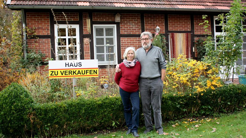 Neuanfang mit 60plus – Monika und Peter M. verkaufen ihr Haus im niedersächsischen Teufelsmoor.
Weitere Fotos erhalten Sie auf Anfrage. – Bild: NDR/​Ute Jurkovics