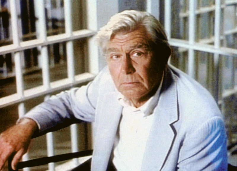 Matlock S01E16: Vier Freunde und ein Mord (The Rat Pack) – fernsehserien.de