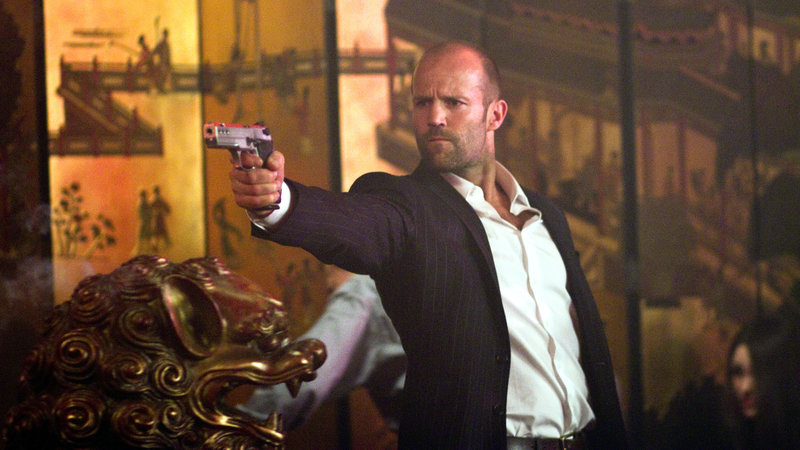 Ex-Cop und Kampfsportler Luke Wright (Jason Statham) will die 12-jährige Chinesin Mei vor der Mafia beschützen.. – Bild: RTL II Ex-Cop und Kampfsportler Luke Wright (Jason Statham) will die 12-jährige Chinesin Mei vor der Mafia beschützen.. – Bild: RTL II