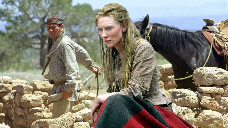 Zwischen Maggie (Cate Blanchett) und ihrem Vater Samuel (Tommy Lee Jones) herrscht eisige Stimmung – Bild: Nitro
