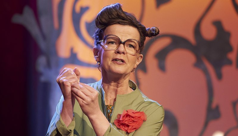 Zu Gast Frieda Braun. – Bild: WDR/​Melanie Grande