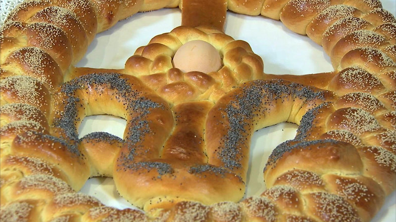 Pinzen, Fladen, süße Zöpfe - Osterzauber in Europa – Bild: Bibel TV