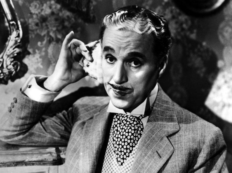 So harmlos er auch aussehen mag – Henri Verdoux (Charles Chaplin) ist ein Massenmörder … – Bild: Kabel Eins Classics